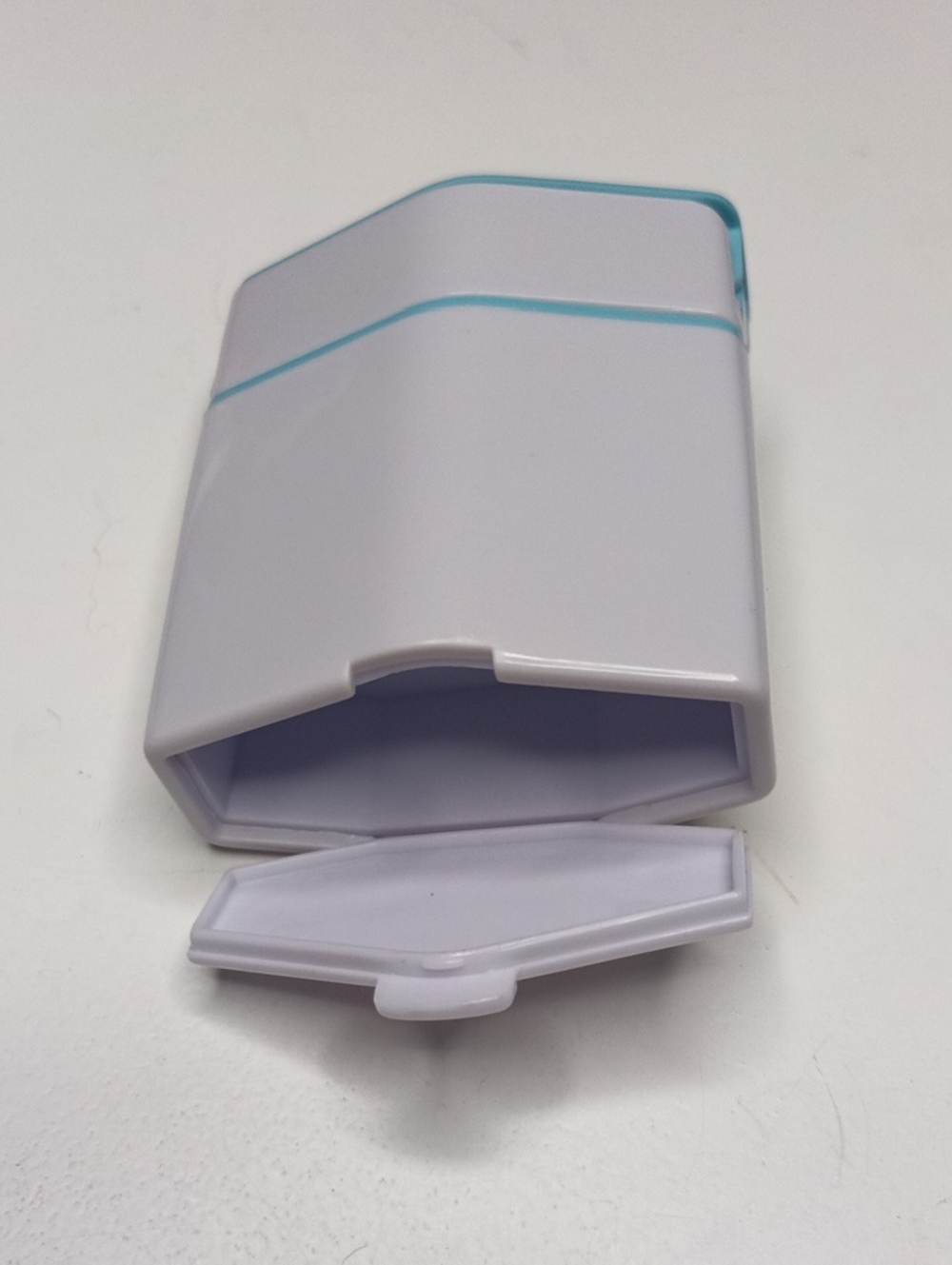 Avon Wellness 3-In-1 Pill Case - Picture 2 of 4